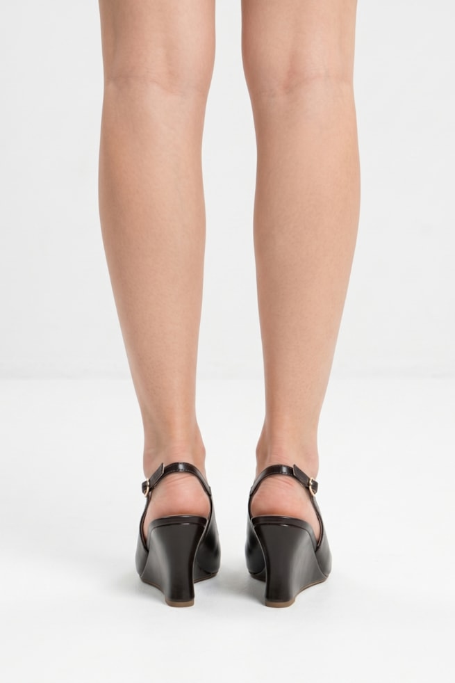 Adélia - Sapato Scarpin Slingback Anabela Marrom