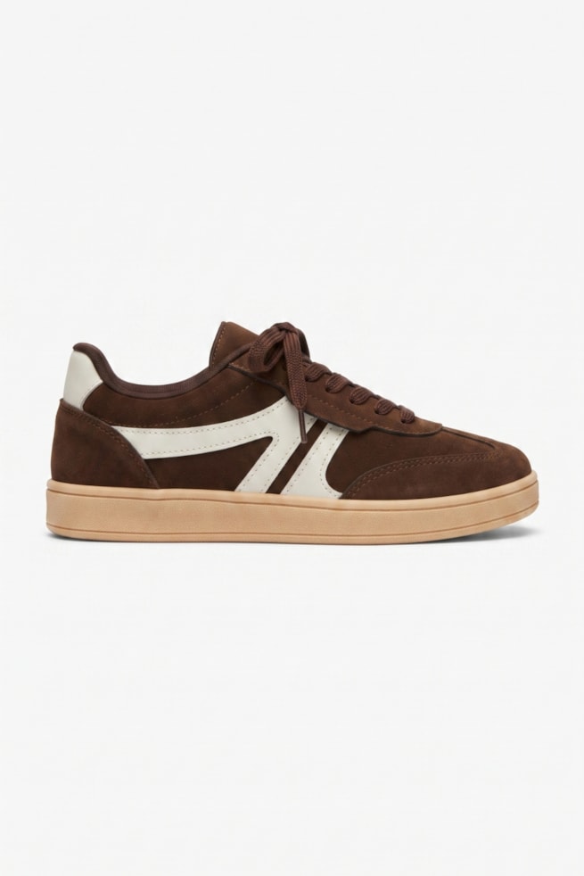 Carol - Tênis Casual Camurça Marrom com Recortes Off White