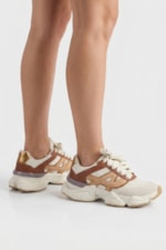 Off White/Caramelo