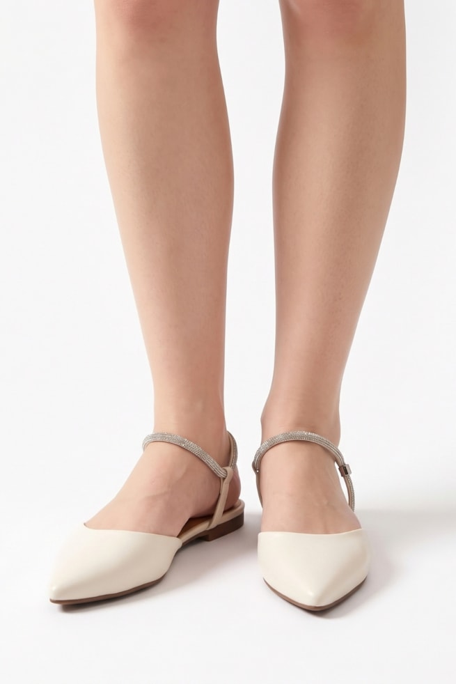 Lara - Sapatilha Slingback Off White