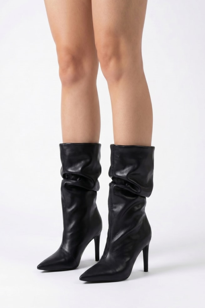 Louise - Bota Bico Salto Fino Preto Cano Médio Franzido
