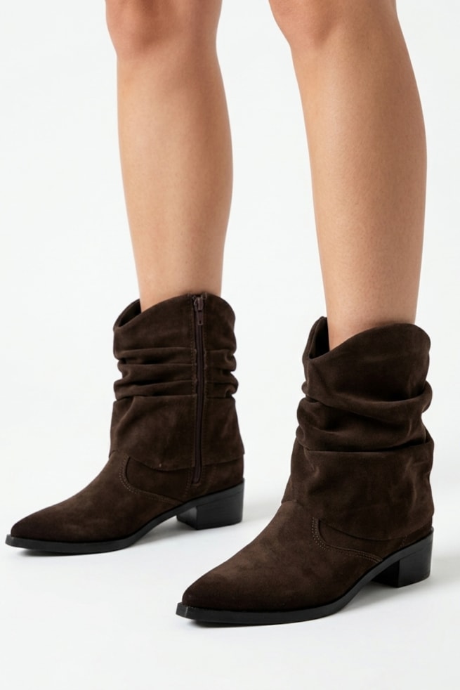 Luma - Bota Ankle Camurça Marrom
