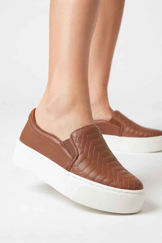 Micaela - Tênis Slip On Caramelo