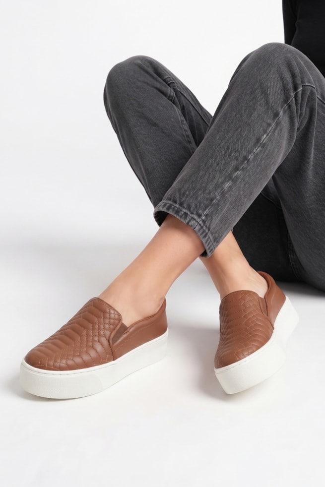 Micaela - Tênis Slip On Caramelo