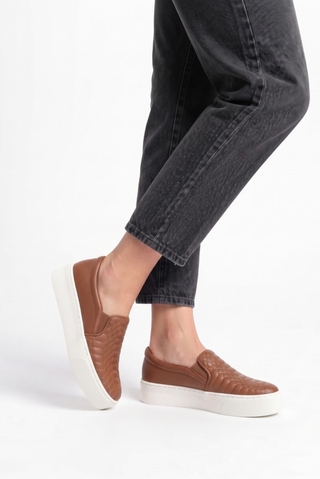 Micaela - Tênis Slip On Caramelo