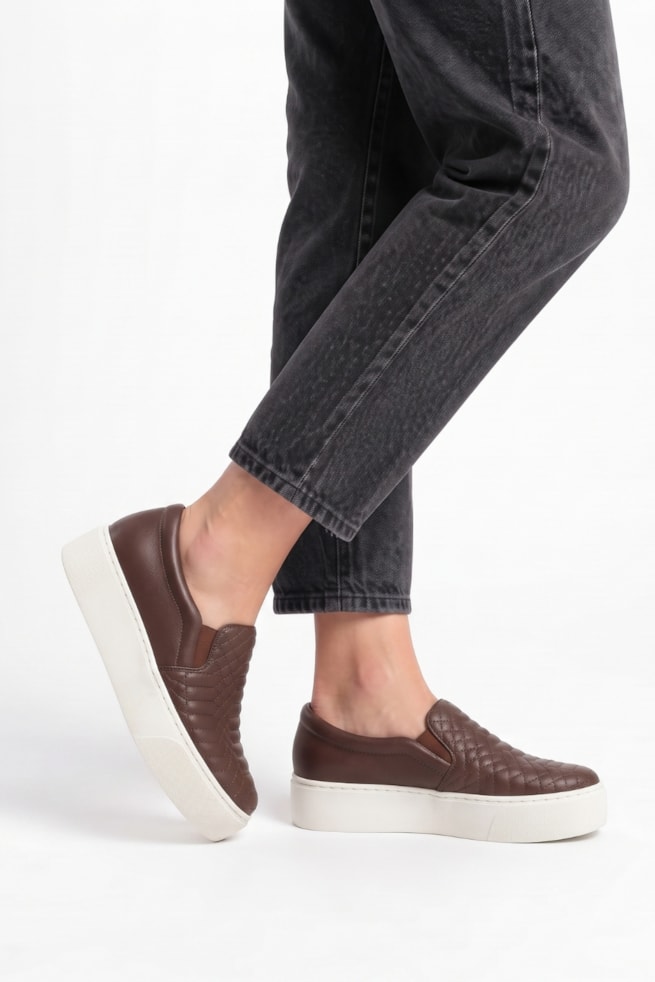 Micaela - Tênis Slip On Marrom