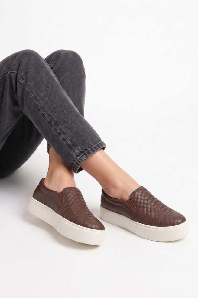 Micaela - Tênis Slip On Marrom