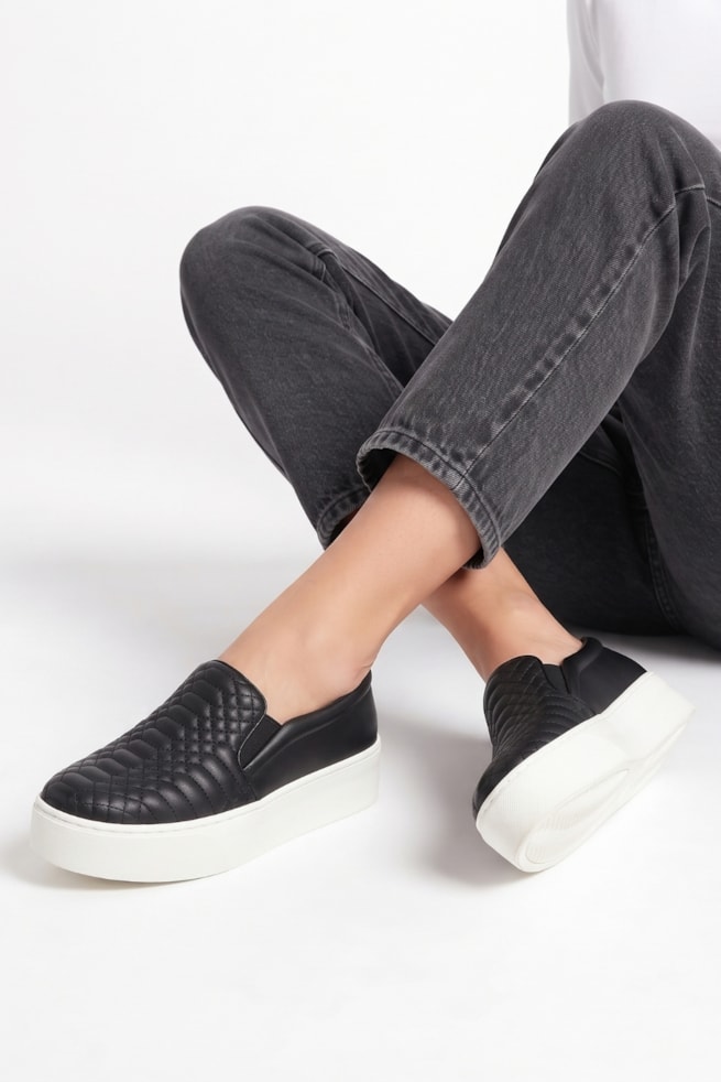 Micaela - Tênis Slip On Preto