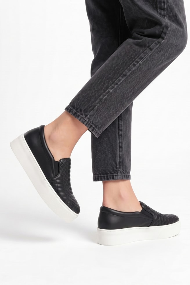 Micaela - Tênis Slip On Preto