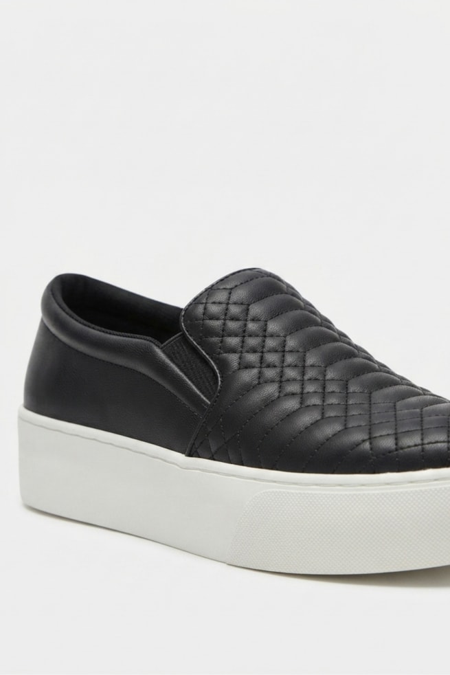 Micaela - Tênis Slip On Preto