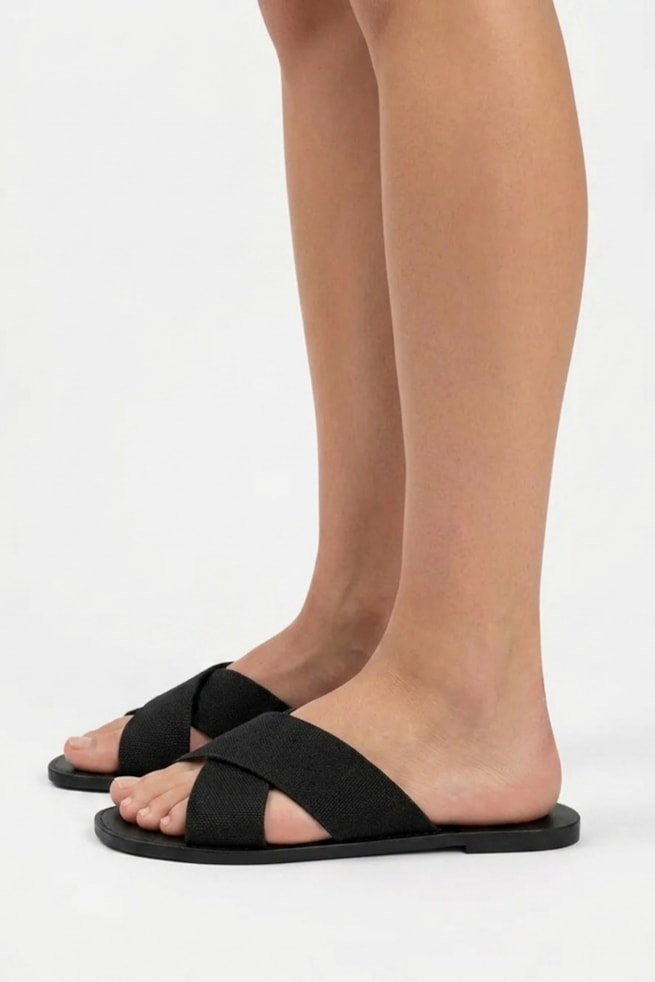 Mitra - Sandália Rasteira Preto