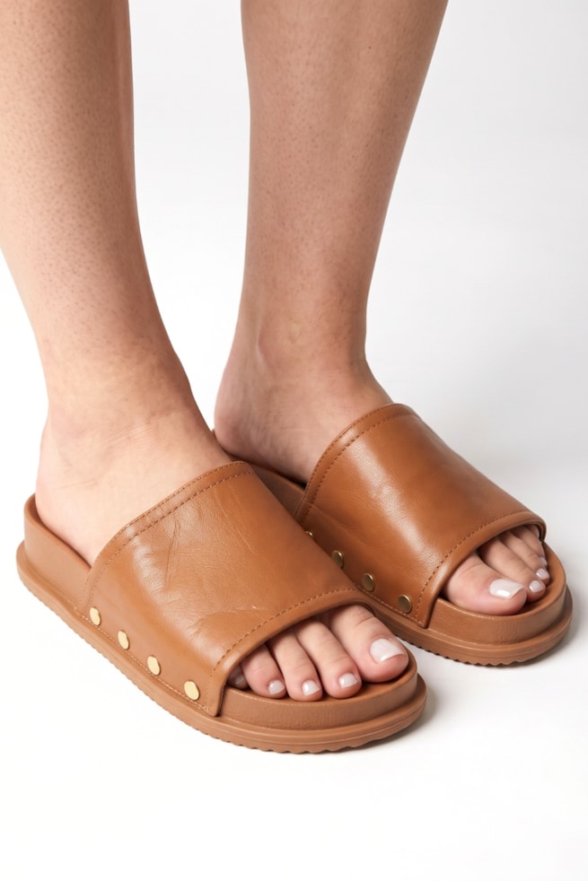 Nicole - Chinelo Flatform Couro Caramelo
