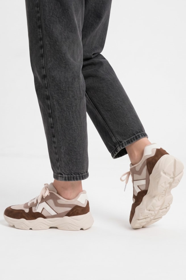Renata - Tênis Chunky Off White com Caramelo