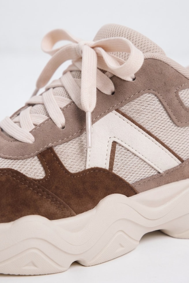 Renata - Tênis Chunky Off White com Caramelo