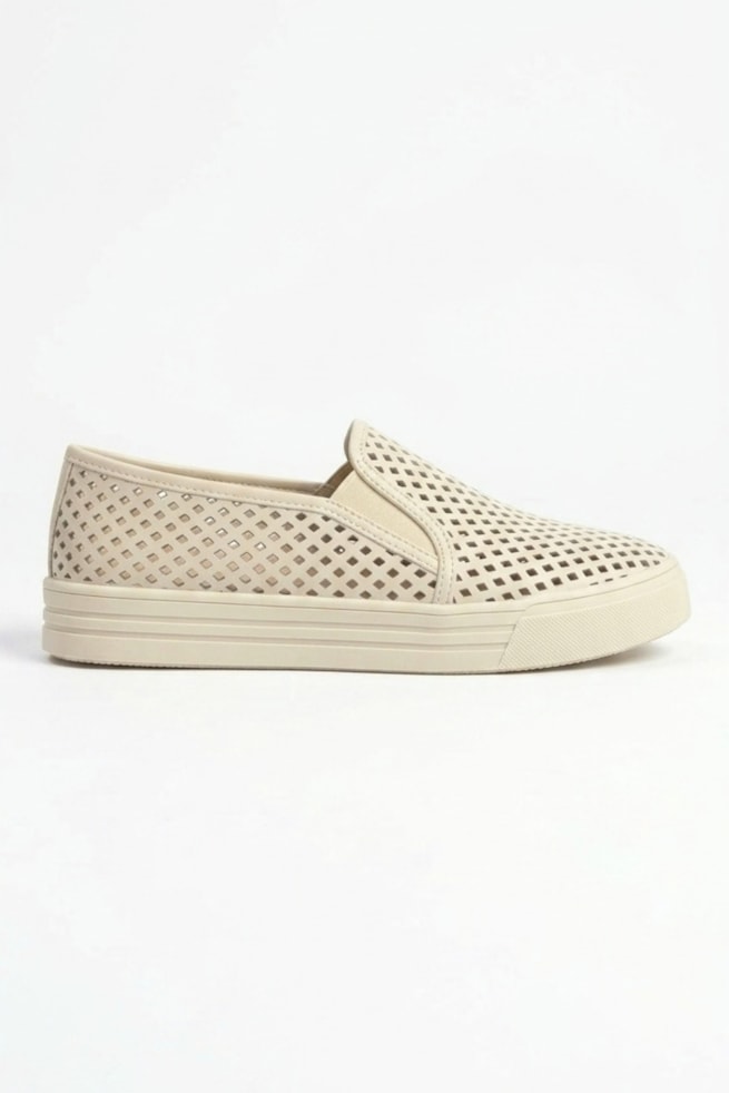 Vick - Tênis Slip On Vazado Off White