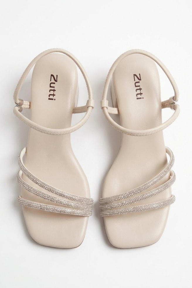 Victoria - Sandália Salto Bloco Strass Off White