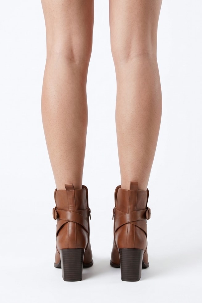 Yasmin - Bota Ankle Couro Salto Bloco Cano Curto Caramelo