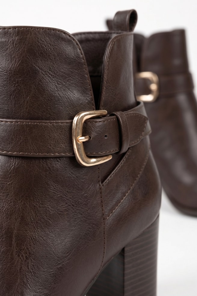 Yasmin - Bota Ankle Couro Salto Bloco Cano Curto Marrom